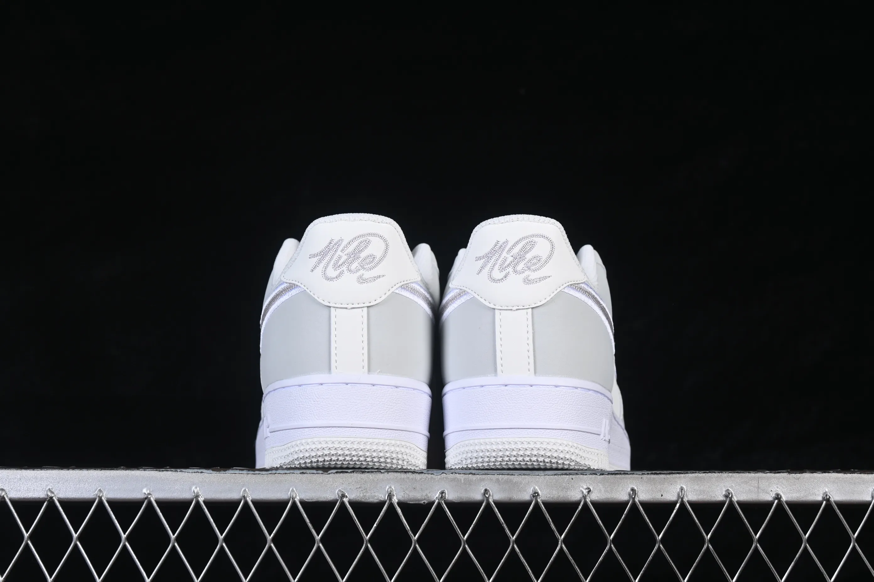 All categories Nk Air Force 1 Air Force series Nk Air Force 1 Low Air Force low-top Nike Air Force 1'07 Low white and gray embroidery Air Force 1 low-top casual sneakers IB6842-100